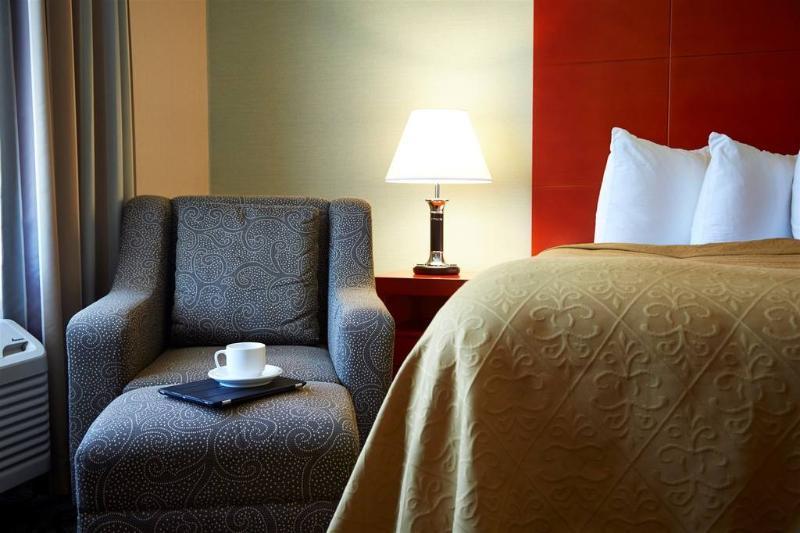 Quality Inn Саутхамптън Екстериор снимка